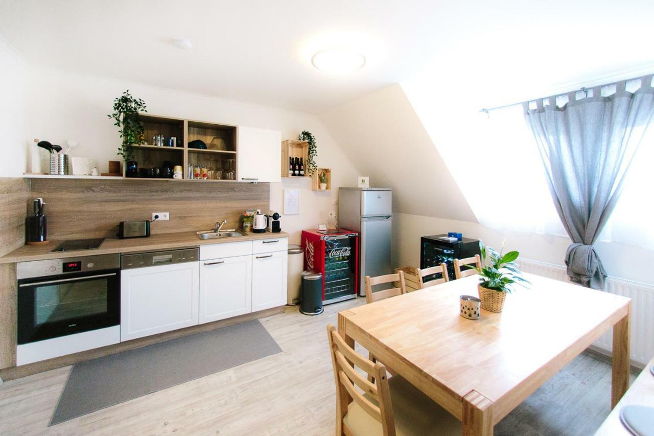 Steira-Studios Ehrenhausen Exteriör bild