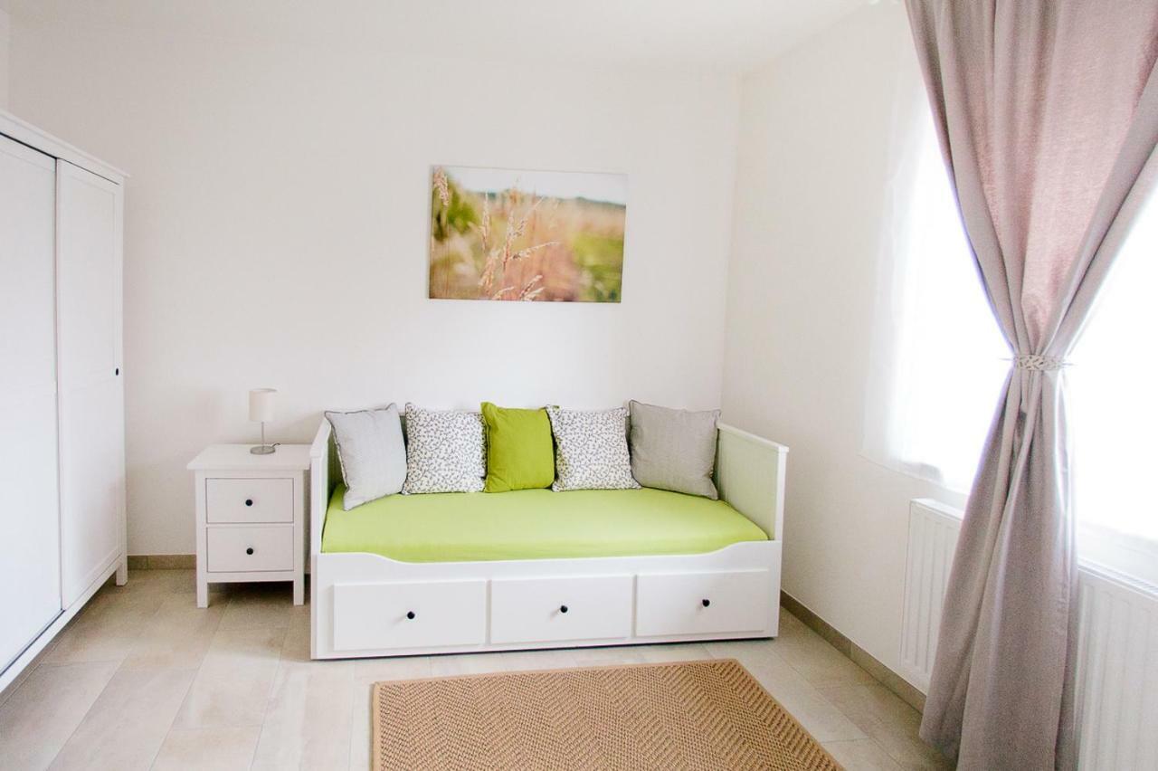 Steira-Studios Ehrenhausen Exteriör bild