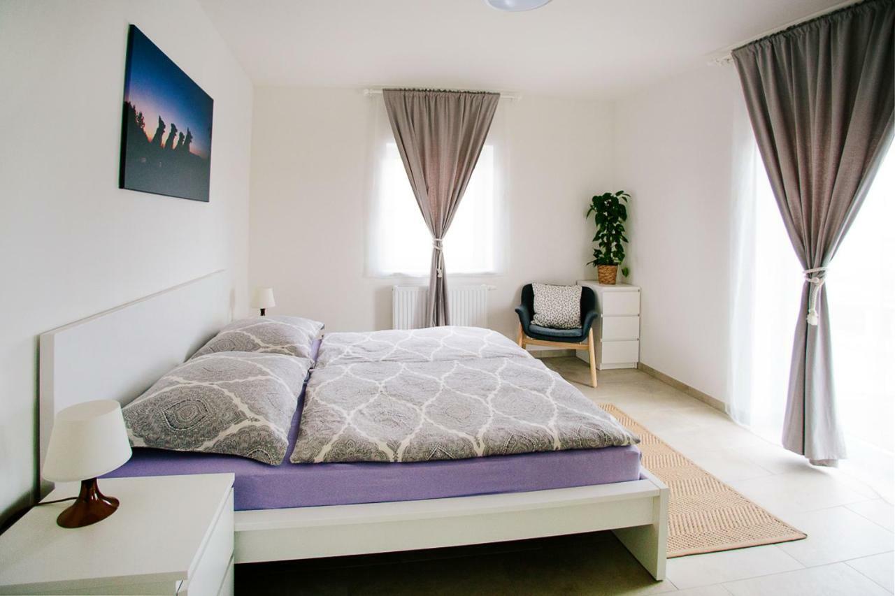 Steira-Studios Ehrenhausen Exteriör bild